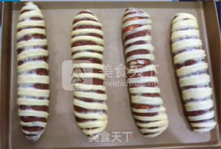 Red Bean Paste Caterpillar Bread recipe