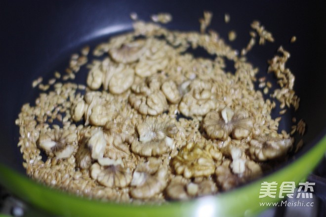 Walnut Flax Seed Soy Milk recipe