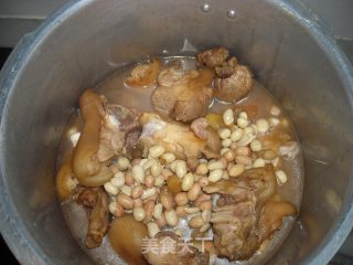 Pork Hand Peanut Pot recipe