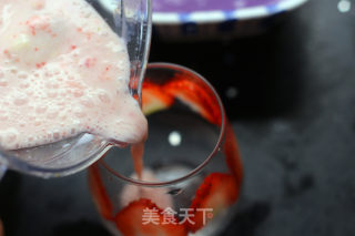 Banana Strawberry Milkshake recipe