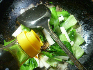 Stir-fried Rice Cake with Shacha Sauce and Green Vegetables recipe