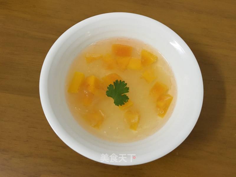 White Fungus and Papaya Soup recipe