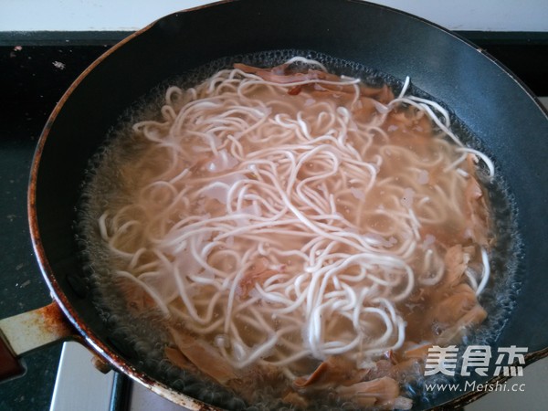 Egg Shredded Vegetable Noodles recipe