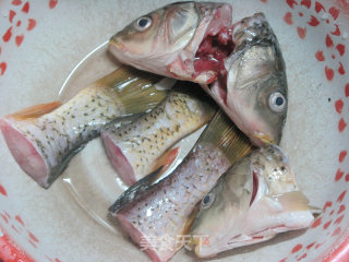 Fish Head and Fish Tail Shredded Tofu Soup recipe