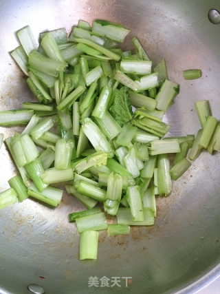 Stir-fried Beef Sausage with Chinese Cabbage Stem recipe