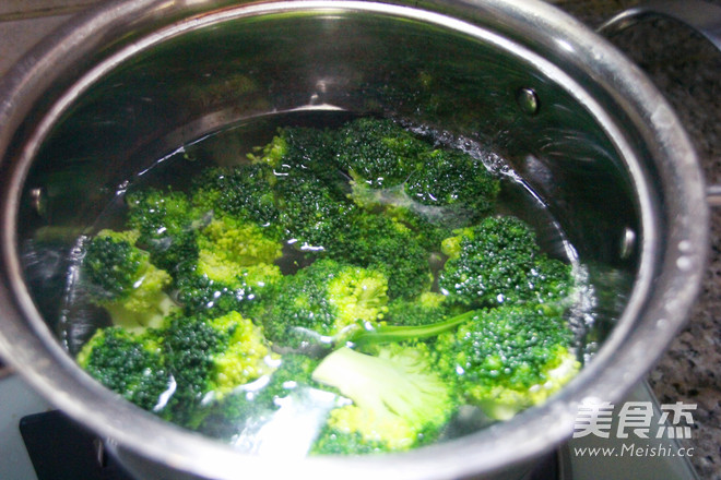 Pleurotus Eryngii with Broccoli recipe