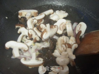 Diced Chicken with Mushrooms and Oyster Sauce recipe