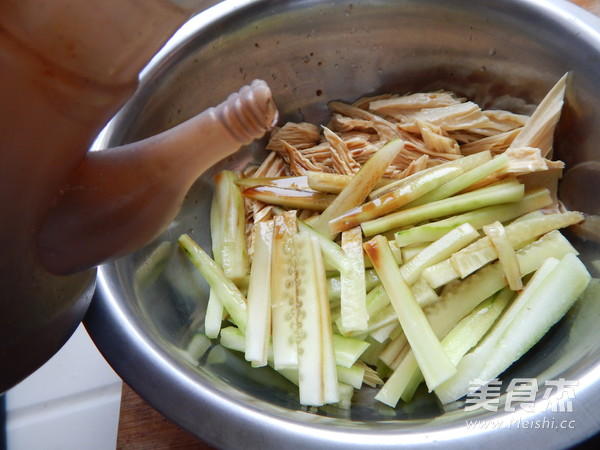 Cucumber with Yuba recipe