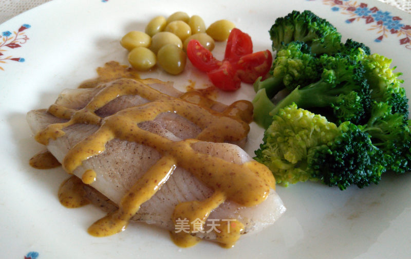Fry-free and Oil-free Sea Bream Fillet with Mustard Sauce