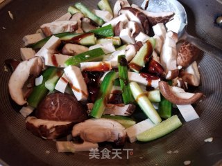 Stir-fried Baiye Tofu with Mushrooms and Cucumbers recipe