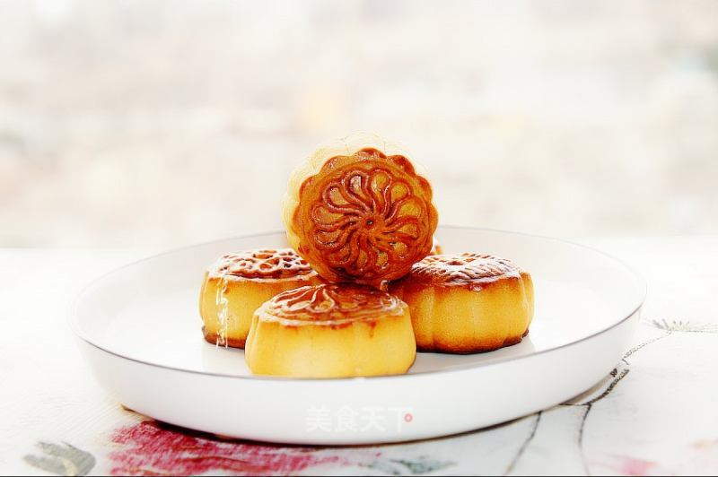 Mooncakes with Red Bean Paste and Egg Yolk Filling recipe