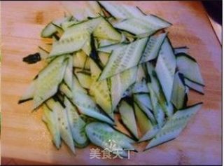 Stir-fried Pork with Green Pepper and Cucumber. recipe