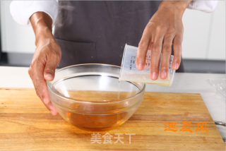 Mooncake with Lotus Seed Paste and Egg Yolk recipe