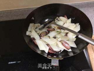 Healthy Small Stir-fried Yam with Bacon and Mushroom recipe