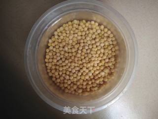 Braised Pork Trotters with Soybeans recipe