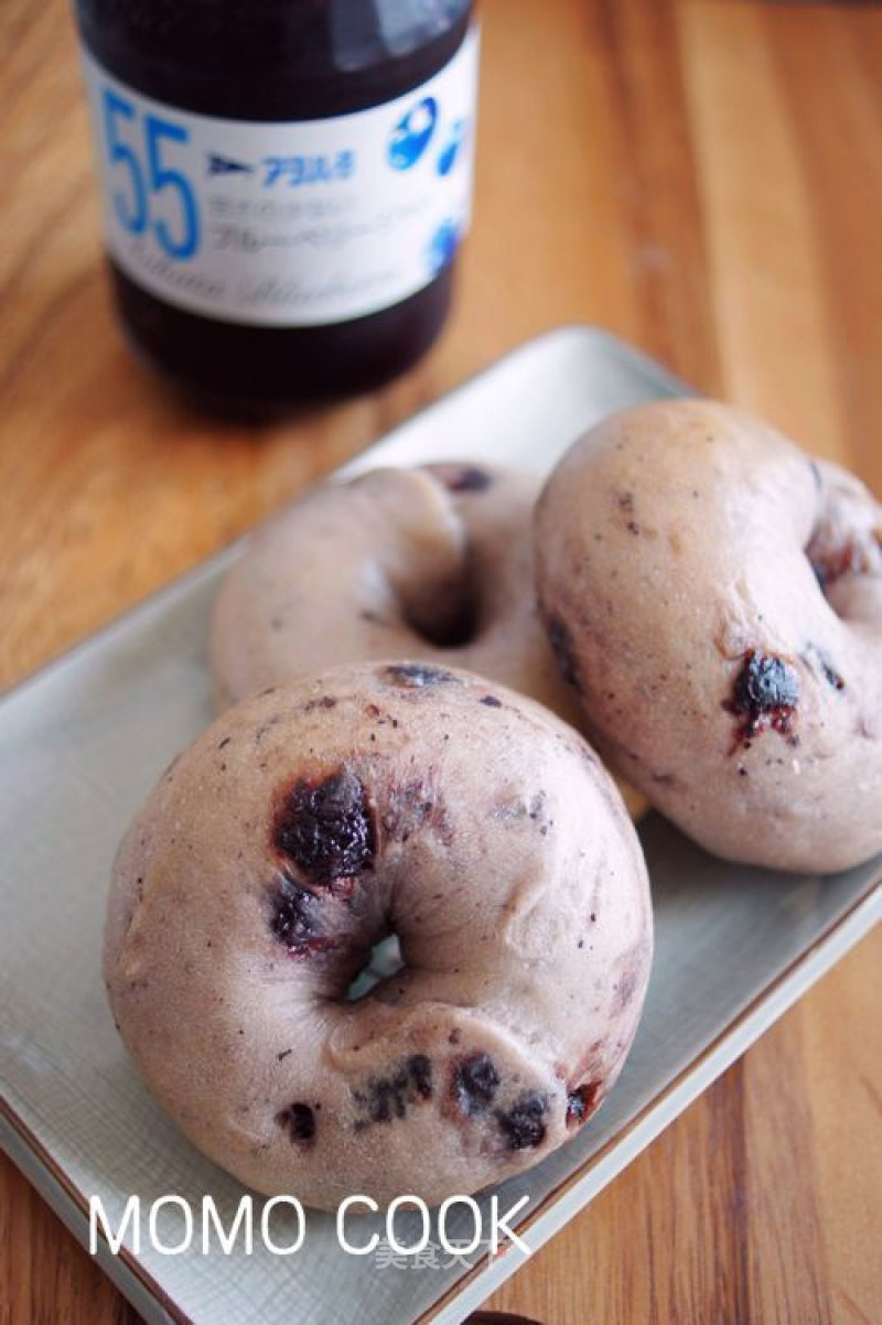 Blueberry Jam Bagel for Eyes recipe
