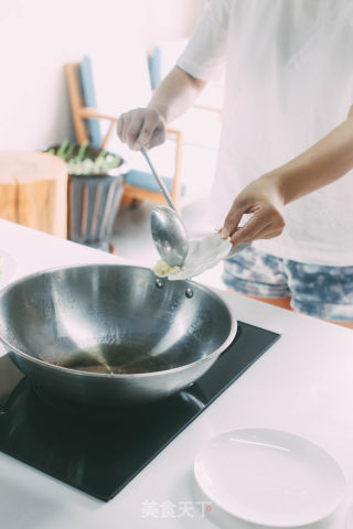 Stir-fried Liao Ginseng with Emerald and Silver Bud recipe