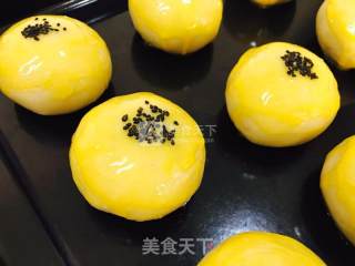 Mochi Bean Paste Egg Yolk Crisp recipe