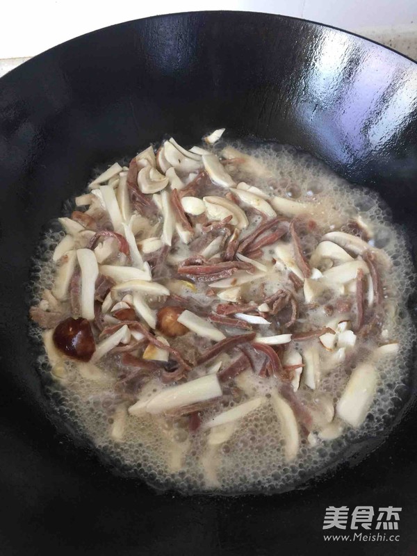 Stir-fried Ham with Matsutake recipe