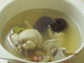 The Rice Cooker Can Also Make Delicious Soup-chicken Leg Soup recipe
