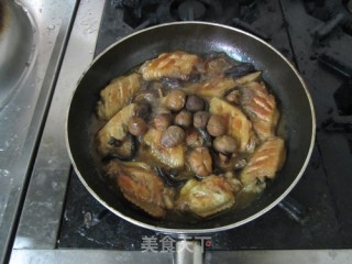 Grilled Chicken Wings with Mushrooms and Chestnuts recipe