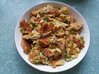 Scrambled Eggs with Hot Pepper Ham recipe