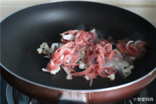 Stir-fried Beef with Hot Pepper and Potato Chips recipe