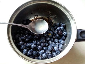 Popped Large-grain Blueberry Sauce recipe