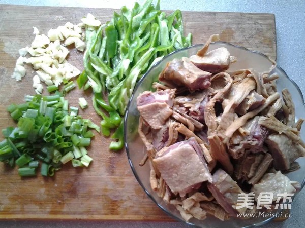 Stir-fried Bamboo Shoots with Cured Duck recipe