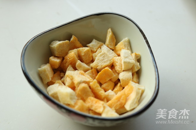 Corn Kernels, Yellow Peaches, Dried Muffins recipe