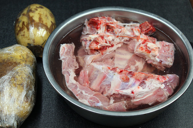 Warm Tonifying Qi, Nourishing Pork Ribs and Lotus Root Sibao Soup recipe