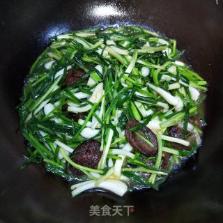 Stir-fried Hot Sausage with Spicy Sausage recipe