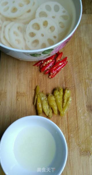 Pickled Pepper Hot and Sour Lotus Root Slices recipe