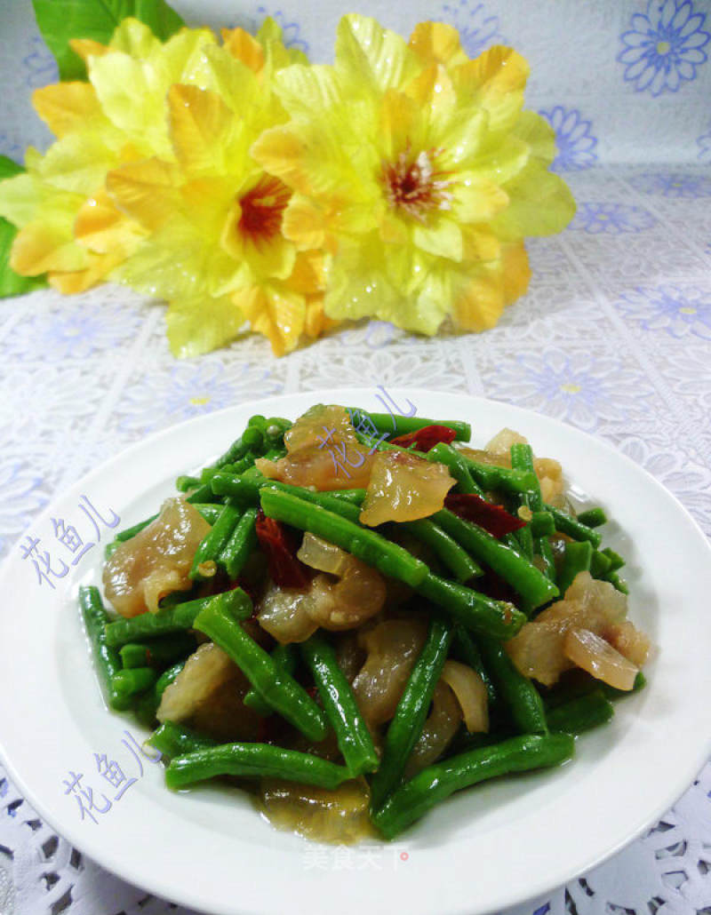 Fried Beef Tendon with Beans