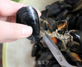 The Fattest Season of Haihong in Early Spring --- Mussels with Dipping Sauce recipe