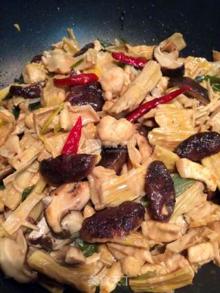 Panda Baozhu (grilled Chicken with Bamboo Shoots and Mushrooms) recipe