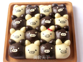 It Has A Simple and Fashionable Atmosphere [black and White Piglet Squeezes Steamed Buns] recipe