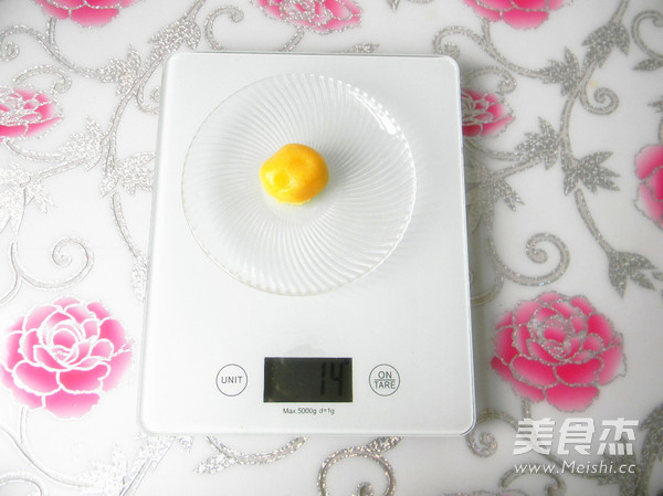 Mixed Noodles Walnut Crisp recipe