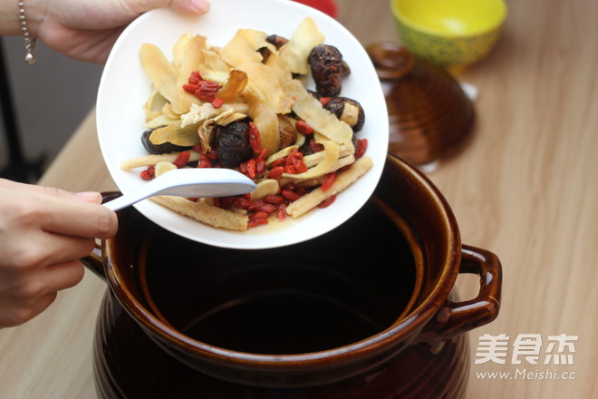 Guangdong Lao Huo Liang Soup-abalone Soup recipe