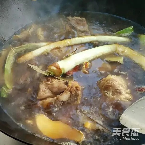 Stewed Potato Steak with Scallions recipe