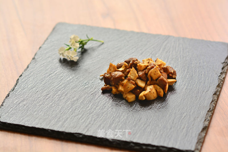 Beef Diced with Black Pepper and Pleurotus recipe
