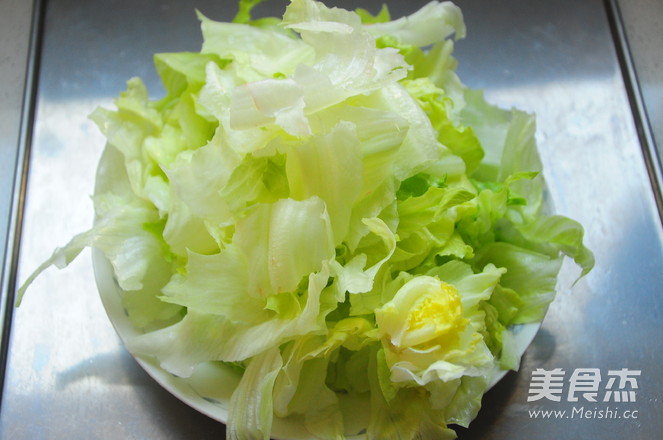 Lettuce with Sesame Sauce recipe