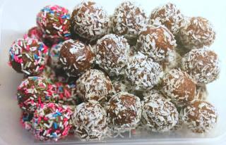 Chocolate Oatmeal Energy Ball recipe