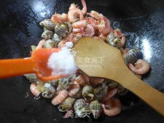 Fried Sea Prawns with Snail recipe