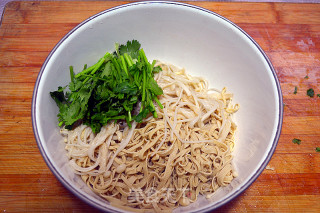 Cold Dishes Mix and Match [enoki Mushroom and Bean Curd] recipe