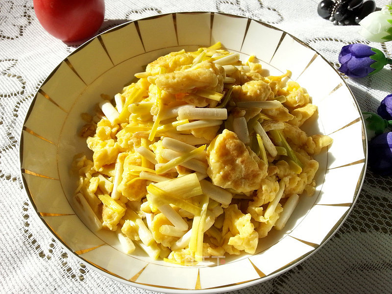 Scrambled Eggs with Garlic recipe