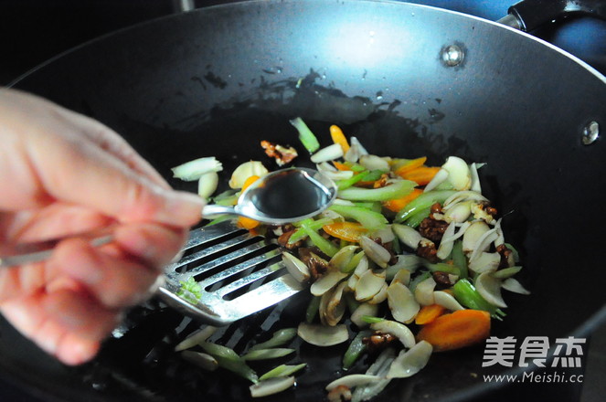 Walnut and Lily Vegetarian Stir-fry recipe