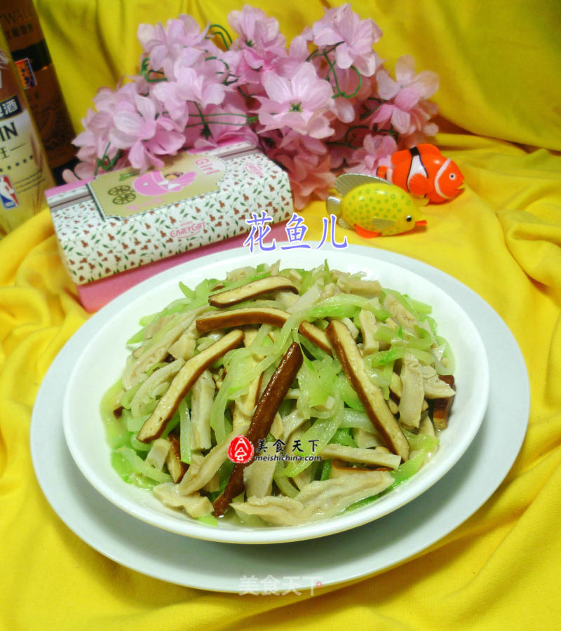 Stir-fried Chayote with Fragrant Dried Pork Belly recipe