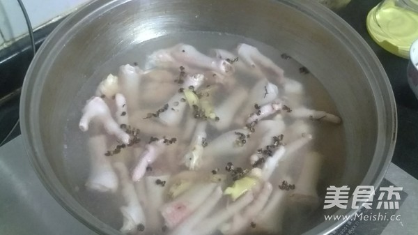 Vinegar Soy Sauce Chicken Feet recipe