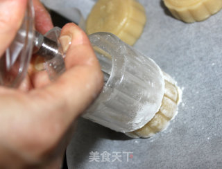 Homemade Bean Paste and Egg Yolk Mooncakes recipe